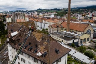 La sécurisation des toits continue de constituer la priorité des autorités chaux-de-fonnières.